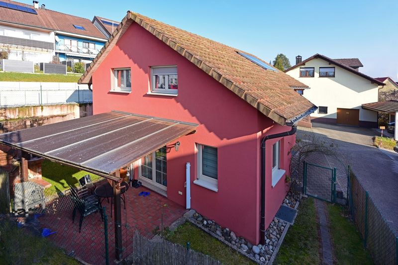 Freistehendes Einfamilienhaus im mediterranen Stil